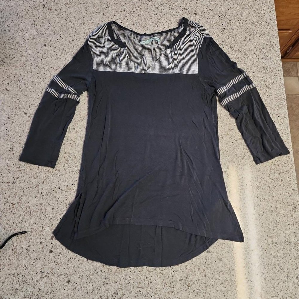 Shirt - Picture 1 of 9